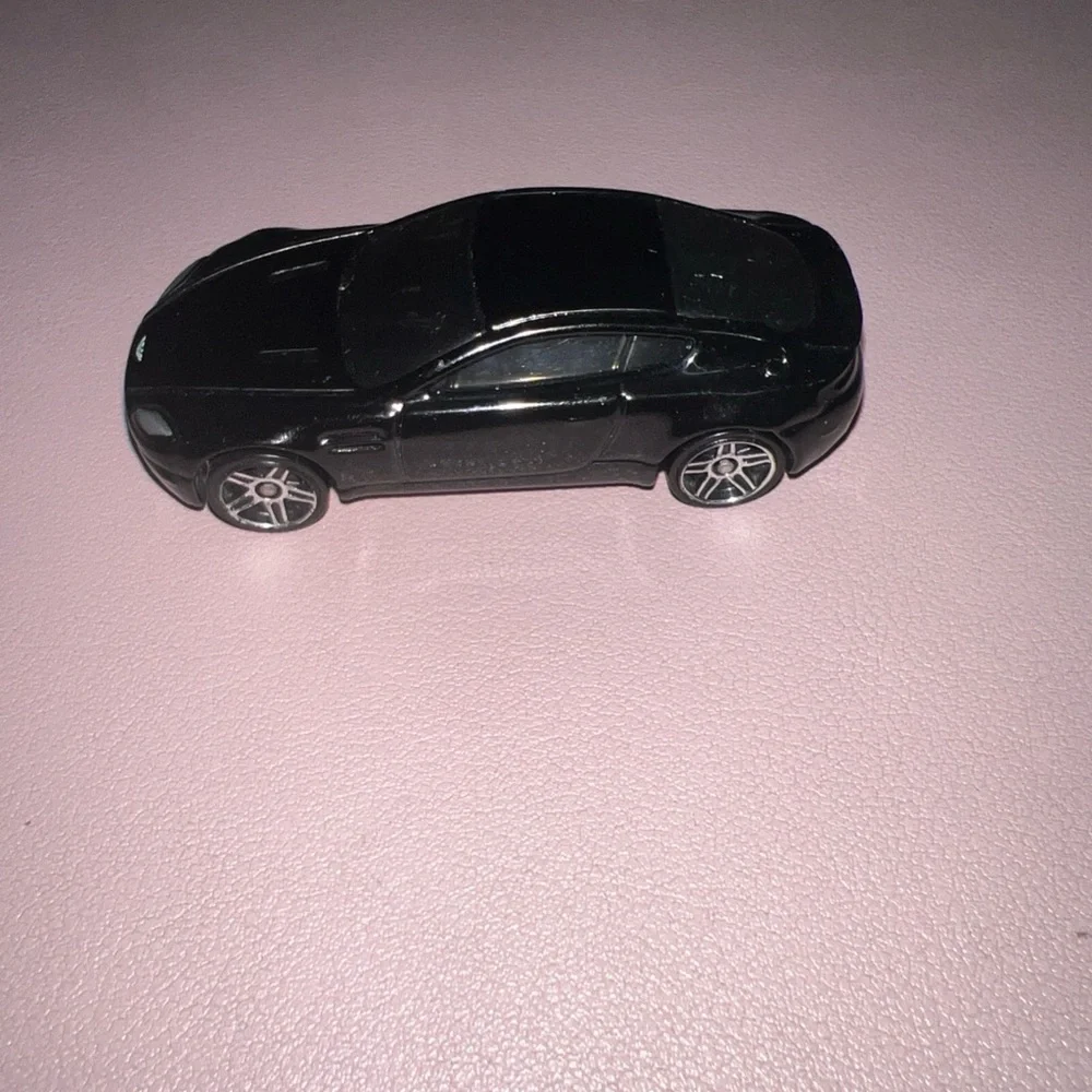 Hot Wheels ASTON MARTIN V8 VINTAGE 2005 #011 - Faster Than Ever PR5 Loose Ex Con